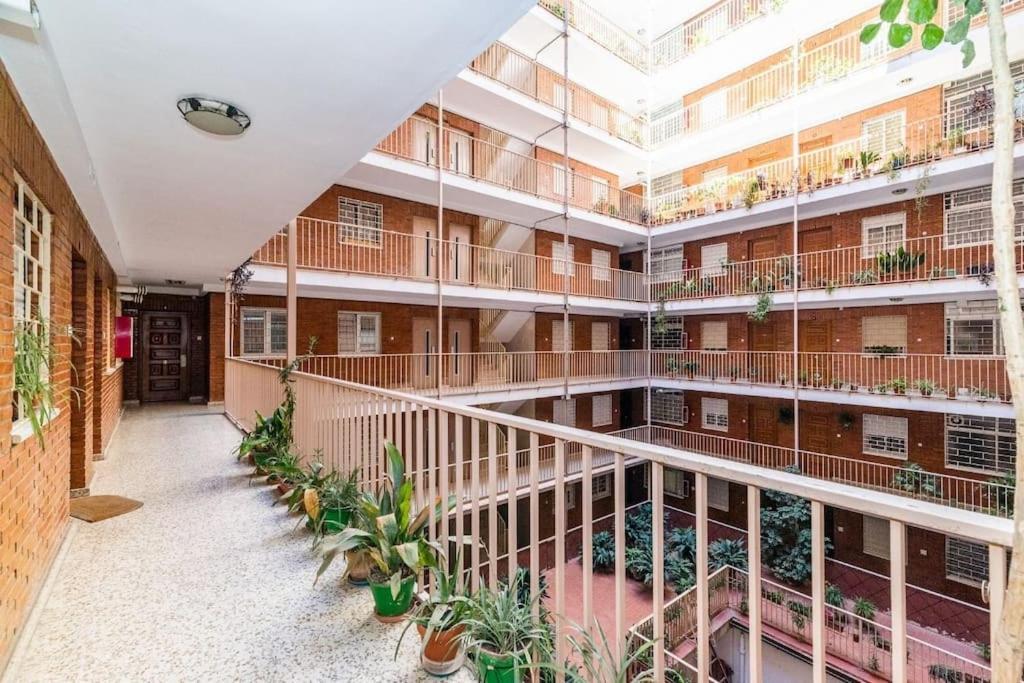 Modern Apartment Close To The City Center And Alhambra Granada Exterior photo